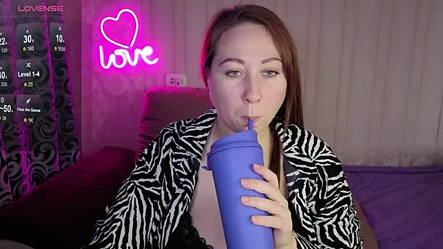 KellyCrystall online show from November 2025 06:50:02 AM