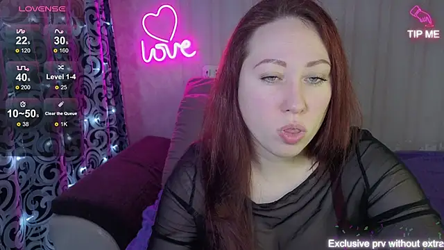 KellyCrystall online show from December 2025 07:55:01 AM