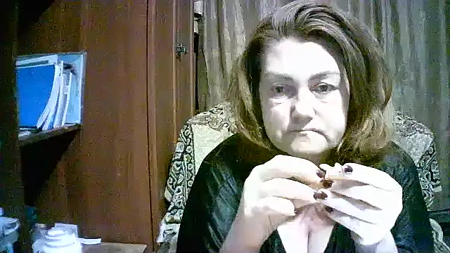 Snapshot of Madame-Butterfly chatting on September 2025 03:12:01 PM Madame-Butterfly online show from September 2025 03:12:01 PM