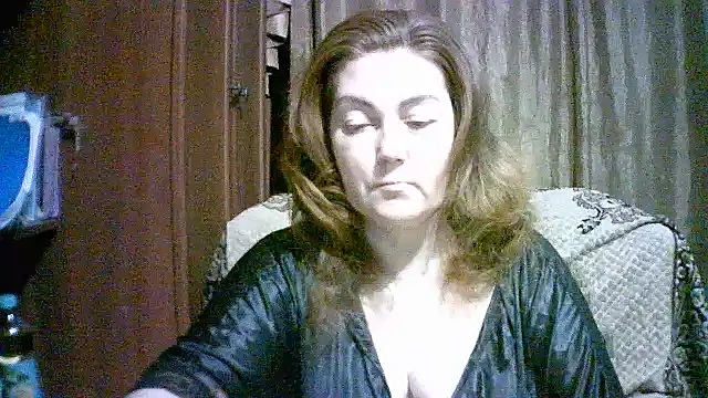 Snapshot of Madame-Butterfly chatting on October 2025 10:43:02 PM Madame-Butterfly online show from October 2025 10:43:02 PM