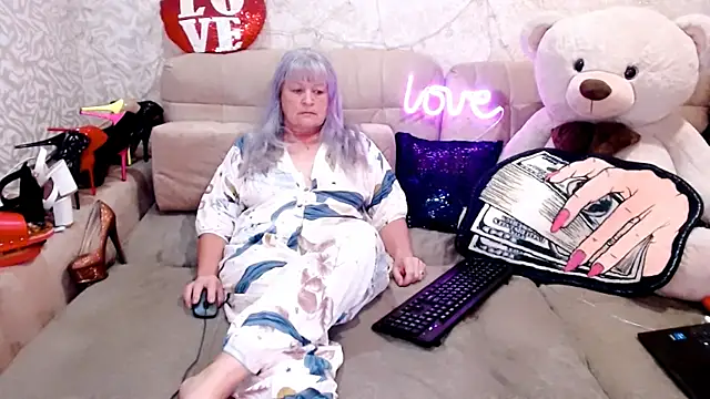 SiberiabBerry online show from May 2026 01:44:02 PM