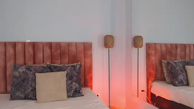 Snapshot of violeta_leon chatting on February 2026 03:50:01 AM violeta leon online show from February 2026 03:50:01 AM