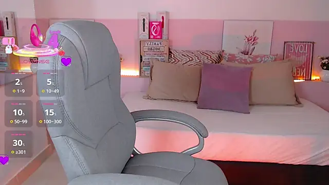 Snapshot of violeta_leon chatting on March 2025 06:43:01 AM violeta leon online show from March 2025 06:43:01 AM