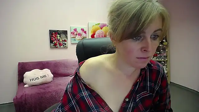 Hot Milady online show from September 2025 07:14:02 AM