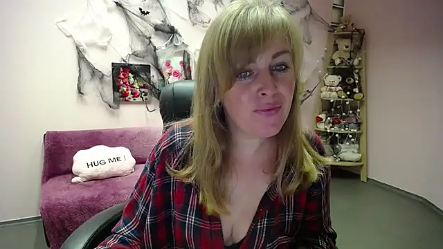 Hot Milady online show from November 2025 08:07:02 AM