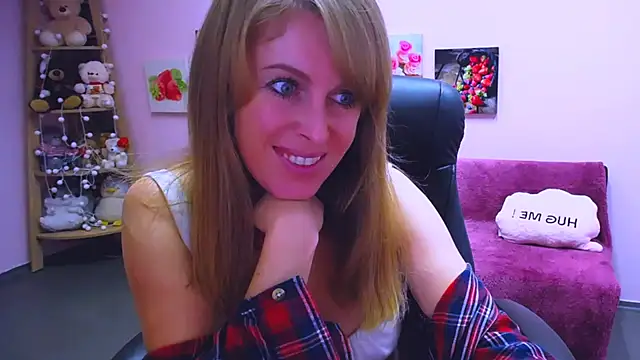 Hot Milady online show from November 2025 08:25:02 AM