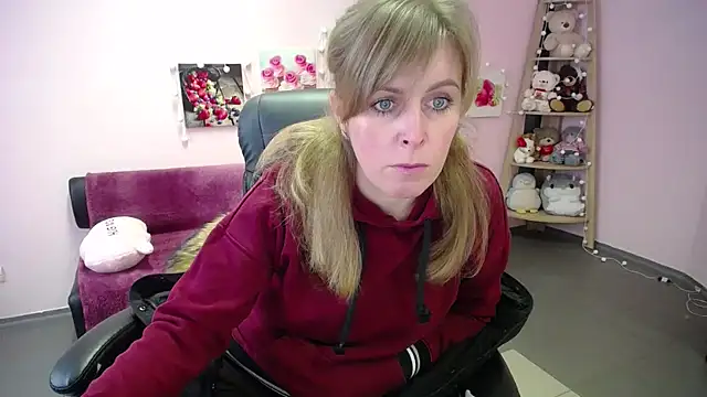 Hot Milady online show from February 2026 07:50:01 AM