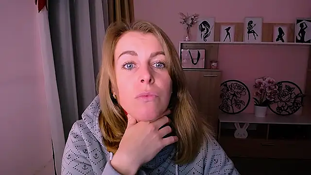Hot Milady online show from December 2024 07:39:02 AM