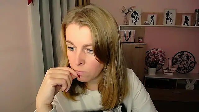 Hot Milady online show from December 2024 07:52:02 AM