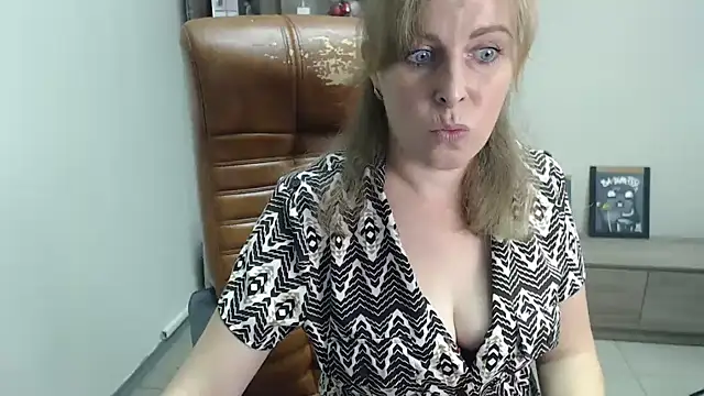 Hot Milady online show from September 2025 06:56:01 AM