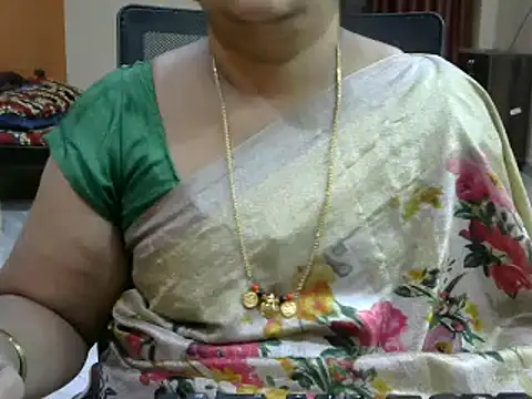 Snapshot of Naughty_Nityaa chatting on February 2025 12:40:01 PM Naughty Nityaa online show from February 2025 12:40:01 PM