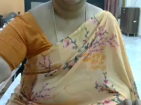 Snapshot of Naughty_Nityaa chatting on February 2025 01:39:02 PM Naughty Nityaa online show from February 2025 01:39:02 PM