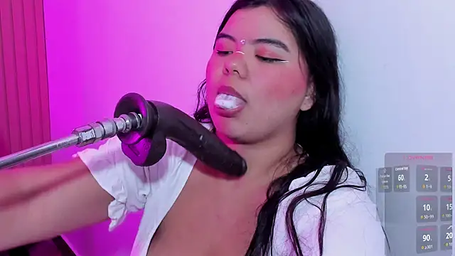 klhoe boobs online show from March 2026 04:47:02 AM