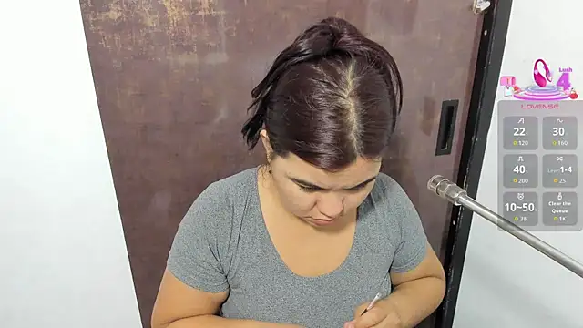 klhoe boobs online show from May 2026 03:32:01 AM