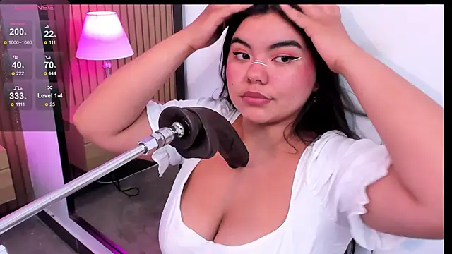 klhoe boobs online show from March 2026 04:14:01 AM