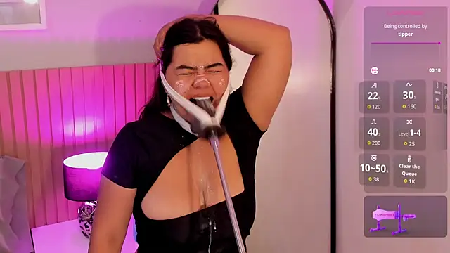 klhoe boobs online show from March 2026 08:26:33 AM