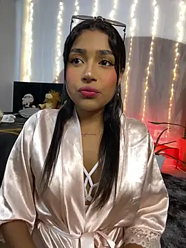 Snapshot of Mariangel_11 chatting on June 2026 02:18:02 PM Mariangel 11 online show from June 2026 02:18:02 PM