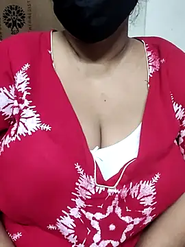 Snapshot of zeepe19 chatting on June 2026 05:52:02 PM zeepe19 online show from June 2026 05:52:02 PM