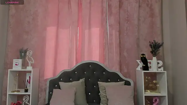 Snapshot of KattyPeachX chatting on March 2025 08:08:02 AM KattyPeachX online show from March 2025 08:08:02 AM