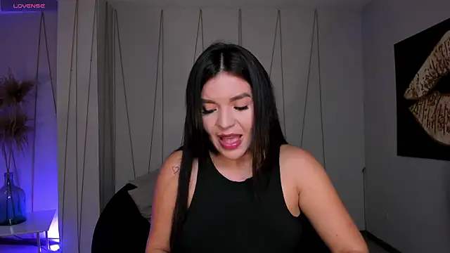 Snapshot of ValeriaRoldanX chatting on May 2026 11:27:01 AM ValeriaRoldanX online show from May 2026 11:27:01 AM