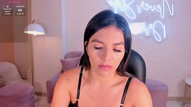 ValeriaRoldanX online show from March 2025 03:32:01 AM