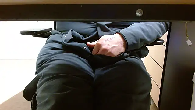 lovewalknaked online show from November 2025 03:45:02 PM