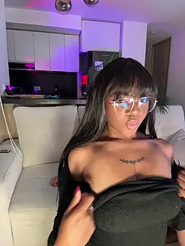 Snapshot of tiana_nave chatting on November 2025 02:49:01 AM tiana nave online show from November 2025 02:49:01 AM