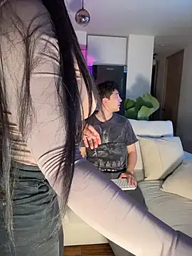 tiana nave online show from April 2026 03:02:01 AM