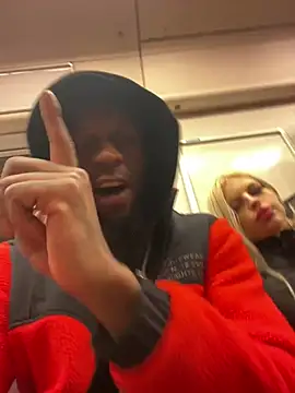 MacTroy online show from April 2026 08:12:01 PM