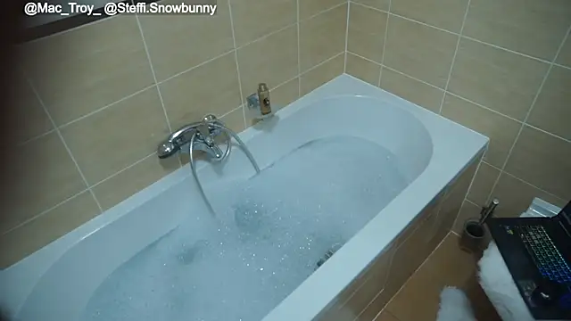 MacTroy online show from April 2026 07:50:02 PM