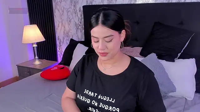 Miamontoya online show from June 2026 12:33:01 PM