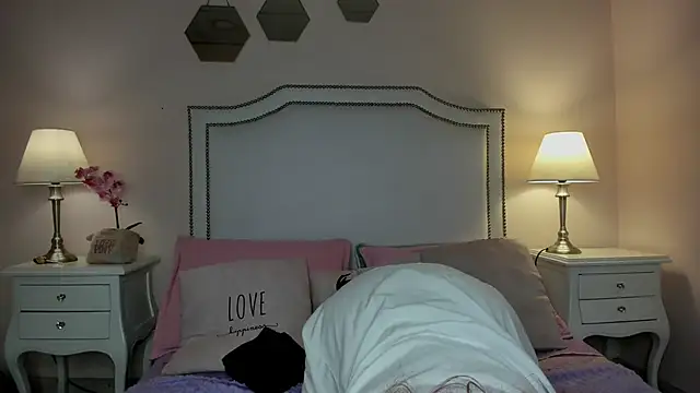 Snapshot of KIMAPRIL chatting on November 2025 03:43:01 AM KIMAPRIL online show from November 2025 03:43:01 AM