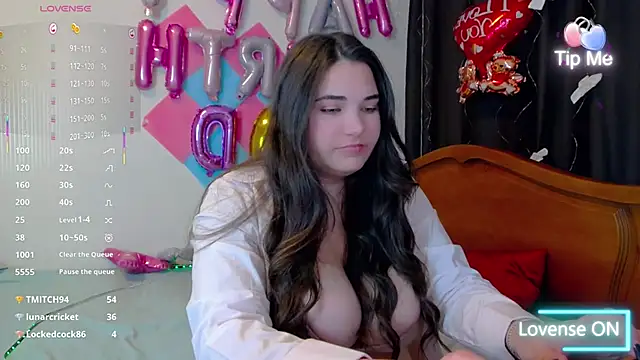 Snapshot of Lillianhot68 chatting on February 2025 04:58:02 PM Lillianhot68 online show from February 2025 04:58:02 PM