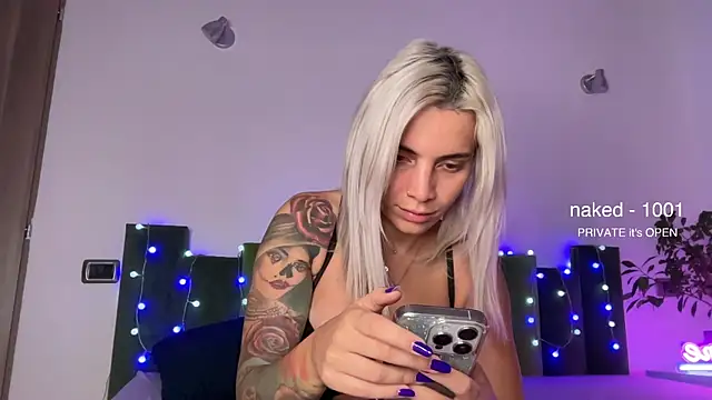 daddyspixxie420 online show from October 2025 05:41:01 AM