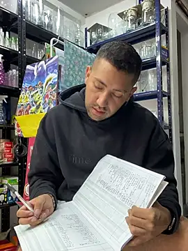 JuanZapata33 online show from February 2026 09:45:02 PM