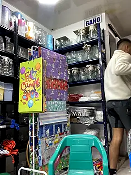 JuanZapata33 online show from December 2025 09:58:02 PM