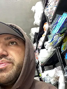 JuanZapata33 online show from February 2026 10:16:02 PM