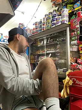 JuanZapata33 online show from February 2026 09:36:01 PM