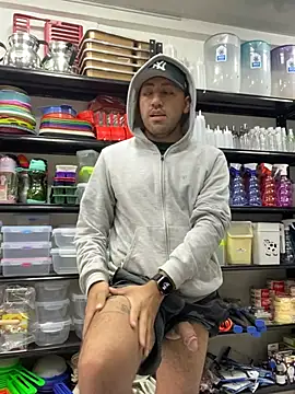 JuanZapata33 online show from February 2026 09:23:01 PM