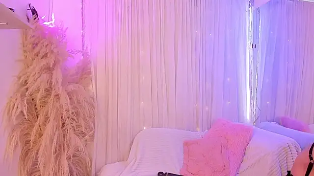 Hannie ws online show from October 2025 08:08:01 PM