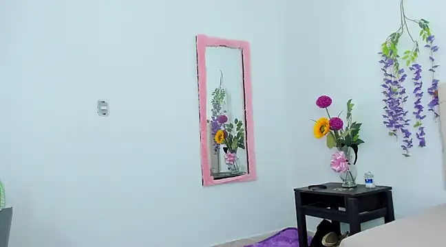 Snapshot of _Melany1 chatting on March 2025 10:27:02 PM Melany1 online show from March 2025 10:27:02 PM