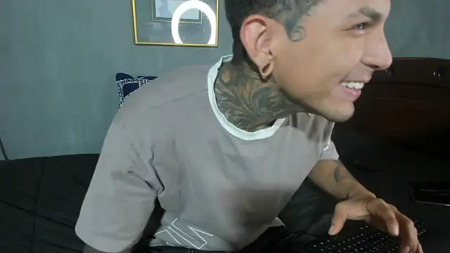 Travistanner 28 online show from February 2026 03:01:02 PM