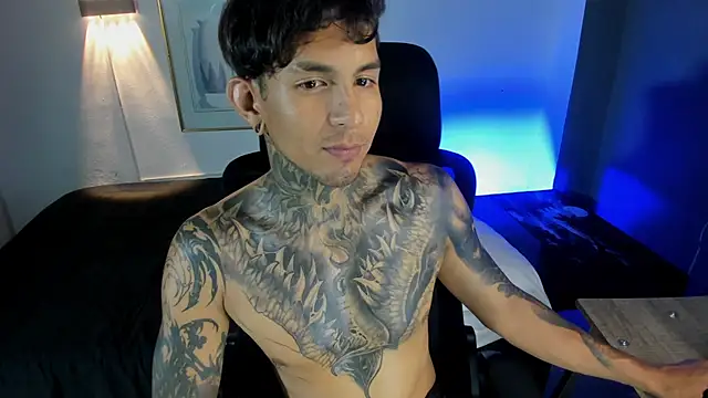 Travistanner 28 online show from November 2025 06:24:02 AM