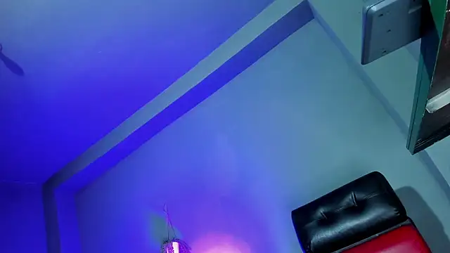 Travistanner 28 online show from September 2025 04:06:01 AM