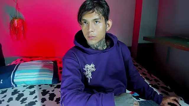 Travistanner 28 online show from October 2025 02:24:02 AM