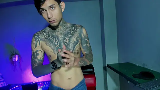 Travistanner 28 online show from September 2025 12:22:02 PM