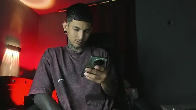 Travistanner 28 online show from April 2026 03:46:01 AM