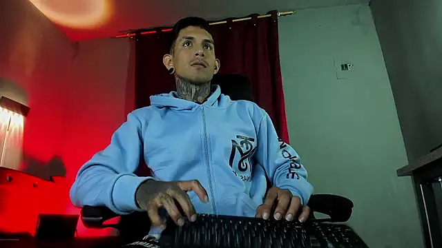 Travistanner 28 online show from March 2026 04:03:02 AM