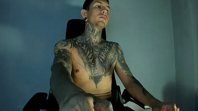 Travistanner 28 online show from April 2026 10:23:01 PM