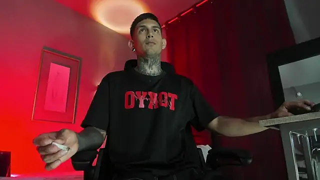 Travistanner 28 online show from March 2026 12:21:02 AM